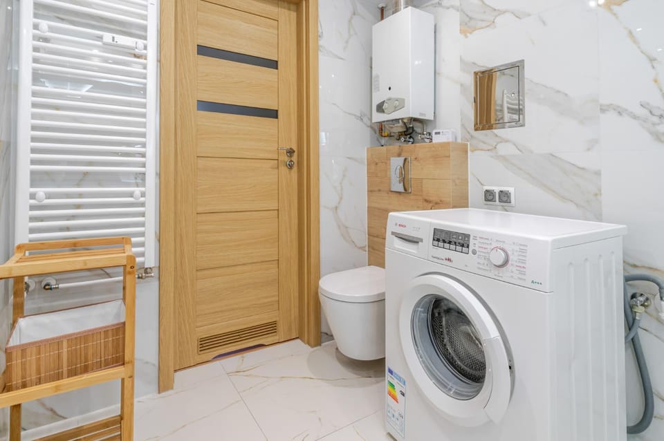Toilet, Bathroom, washing machine