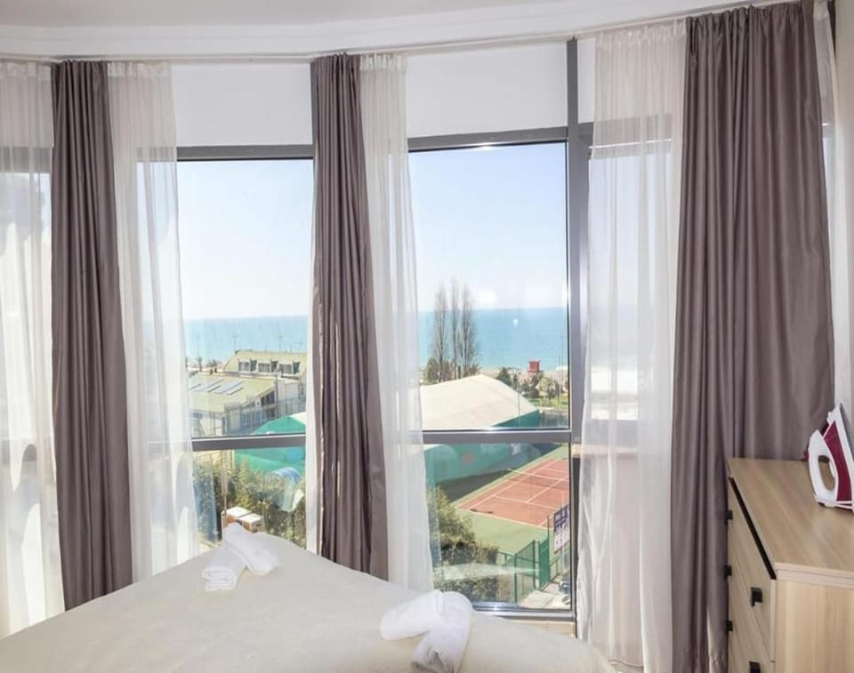 Bed, Natural landscape, View (from property/room), Photo of the whole room, Bedroom, Sea view, towels