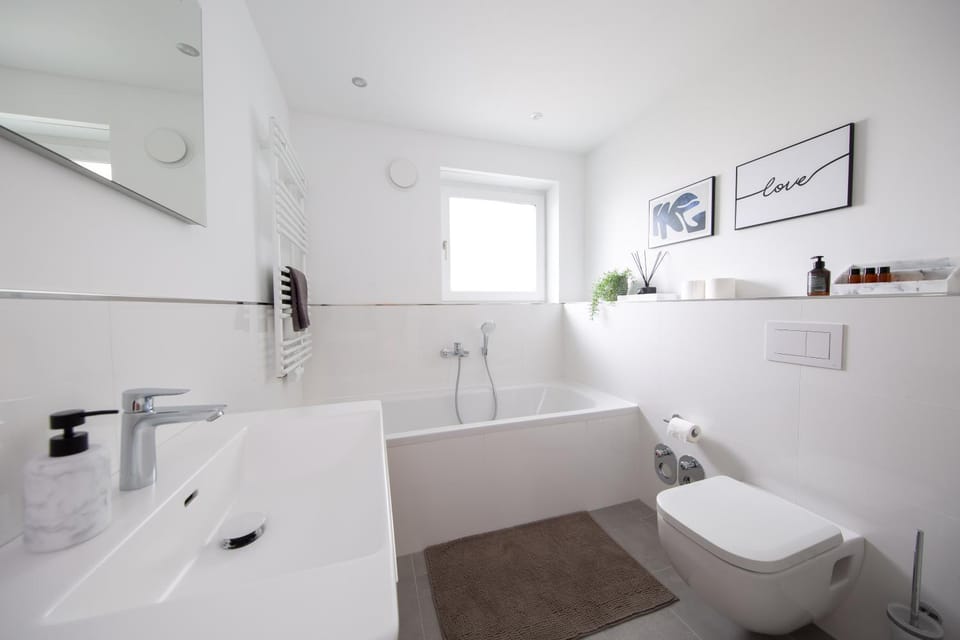 Toilet, Bathroom, Bath