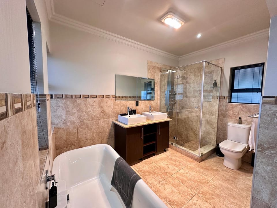 Shower, Toilet, Bathroom, Bath, towels