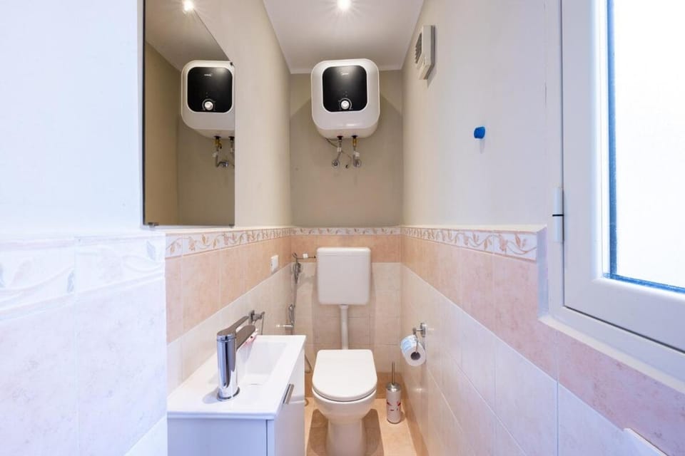 Toilet, Bathroom