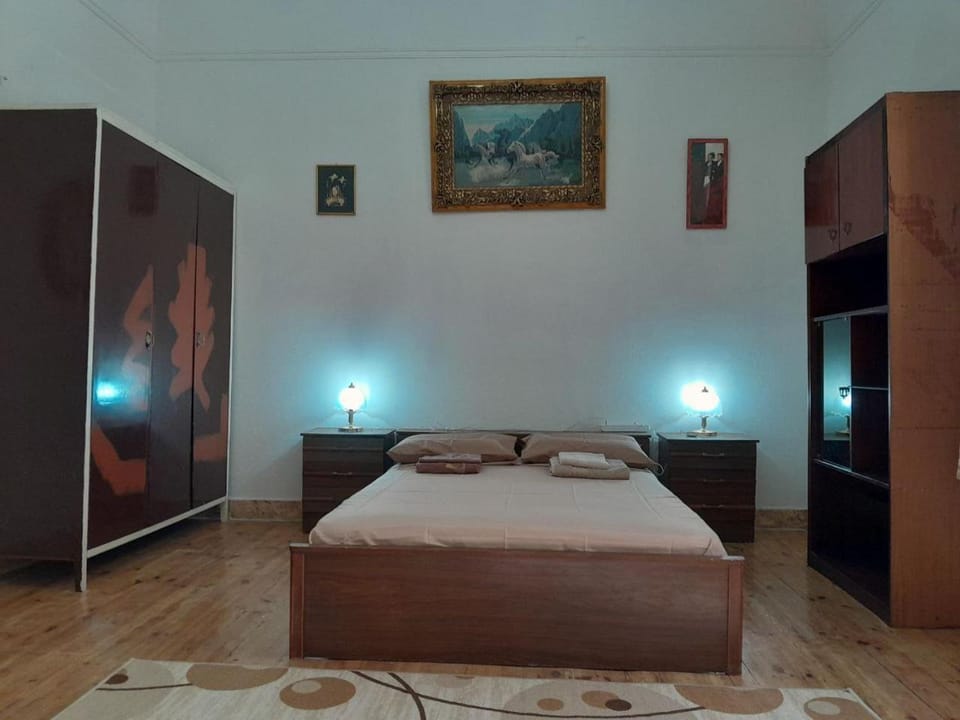 Courtyard Cottage Vacation rental in Athens