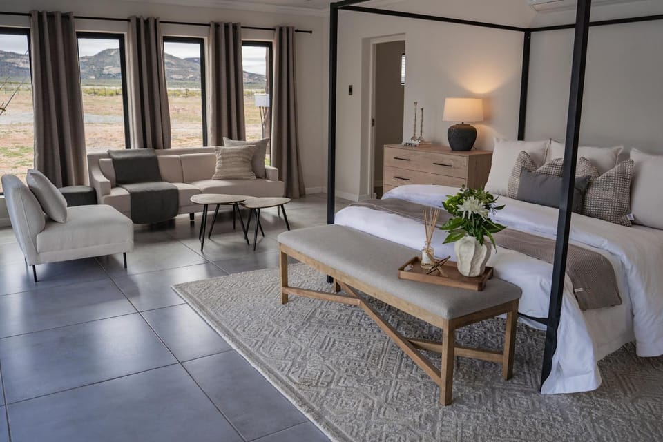 Seating area, Bedroom