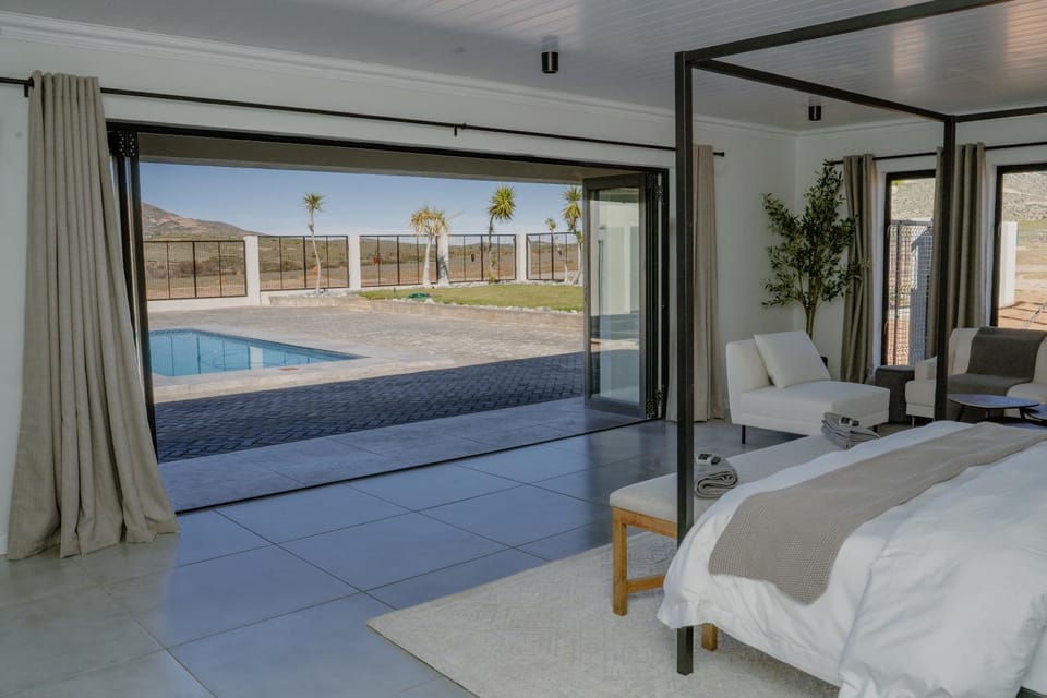 Bedroom, Pool view, Swimming pool