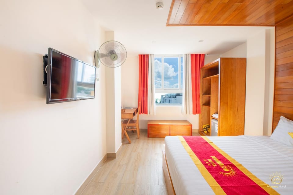 Communal lounge/ TV room, Bed, TV and multimedia, Photo of the whole room, Bedroom, wardrobe