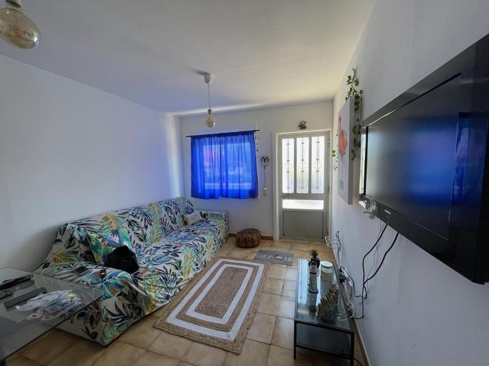 Communal lounge/ TV room, TV and multimedia, Living room