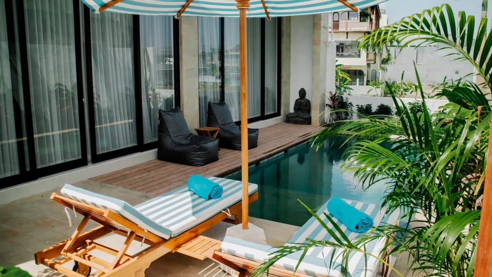 Property building, Swimming pool