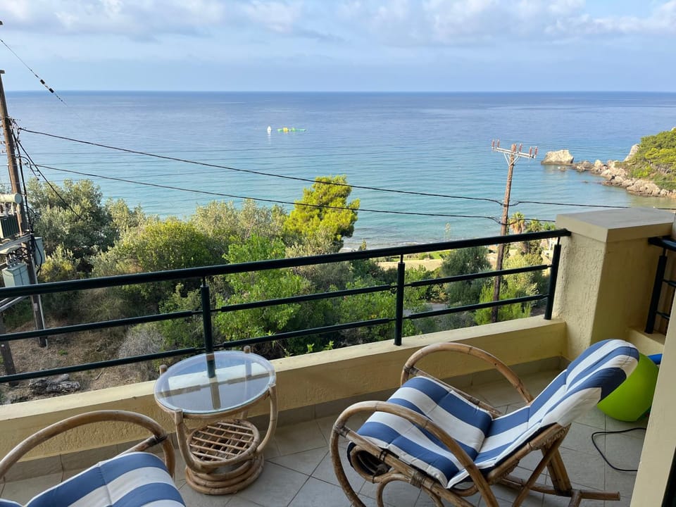 View (from property/room), Balcony/Terrace, Beach, Sea view, sunbed