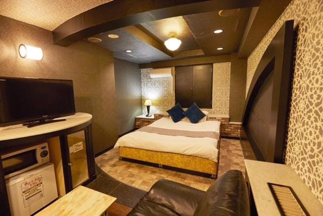 ホテルリーベ十三店 Love hotel in Shizuoka Prefecture