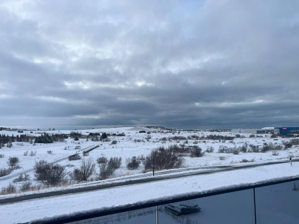 Nordic Retreat by the Water Hot Tubs Northern Lights House in Kopavogur