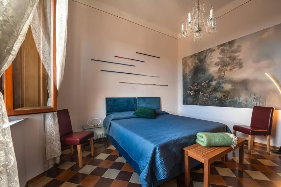 Bed, Photo of the whole room, Decorative detail, Bedroom