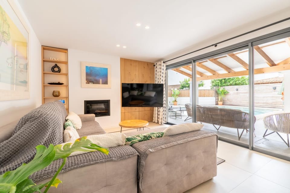 Property building, Living room