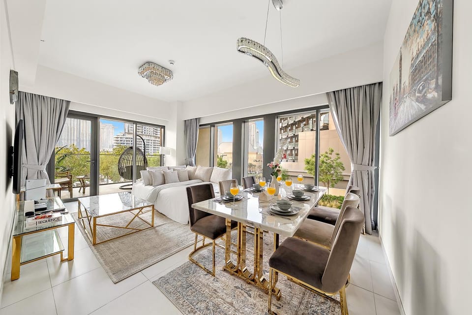 Living room, Dining area