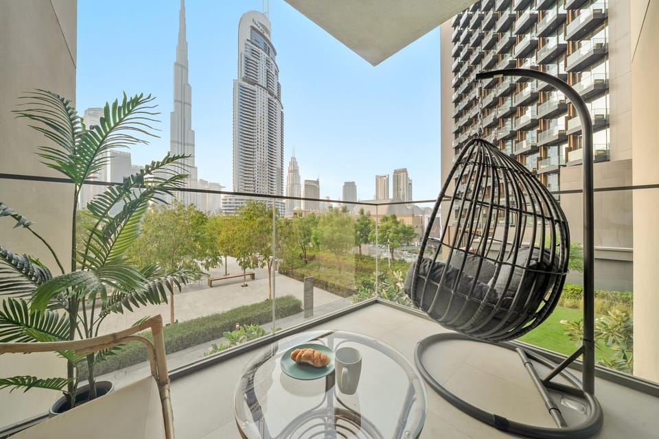 Day, View (from property/room), Balcony/Terrace, Food and drinks, Seating area, City view