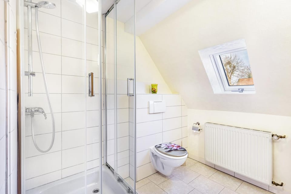 Bathroom, Living room