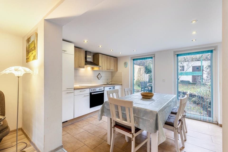 Property building, Kitchen or kitchenette, Living room