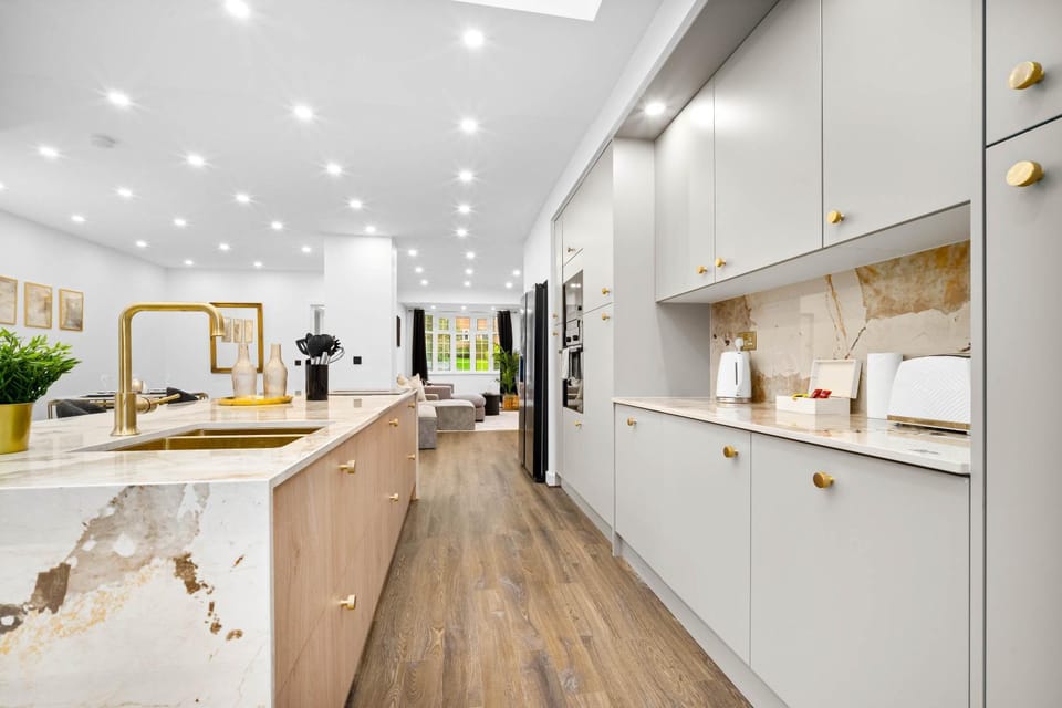 Kitchen or kitchenette, oven