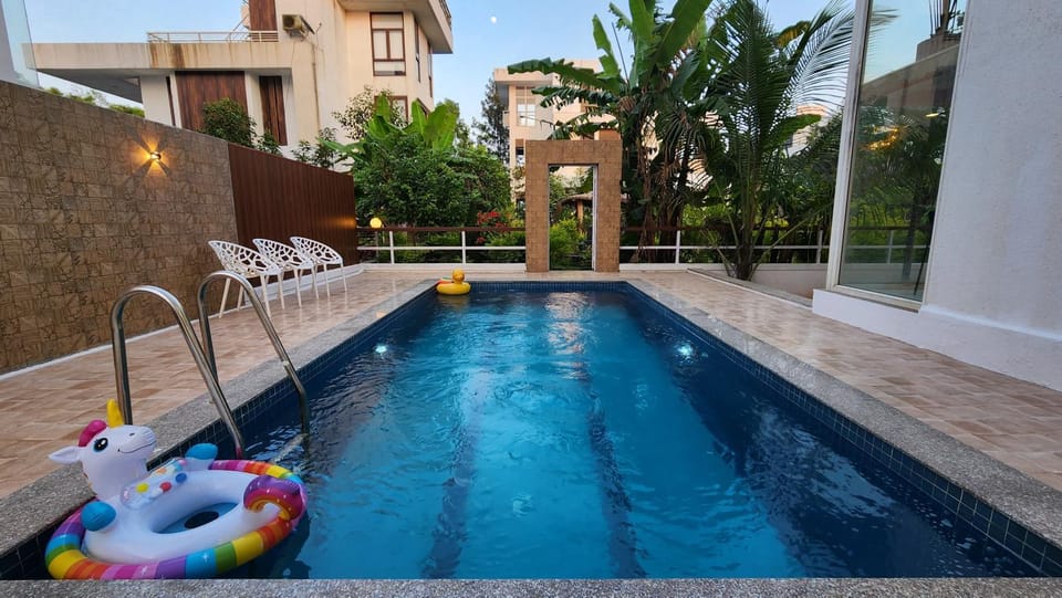 Pool view, Swimming pool