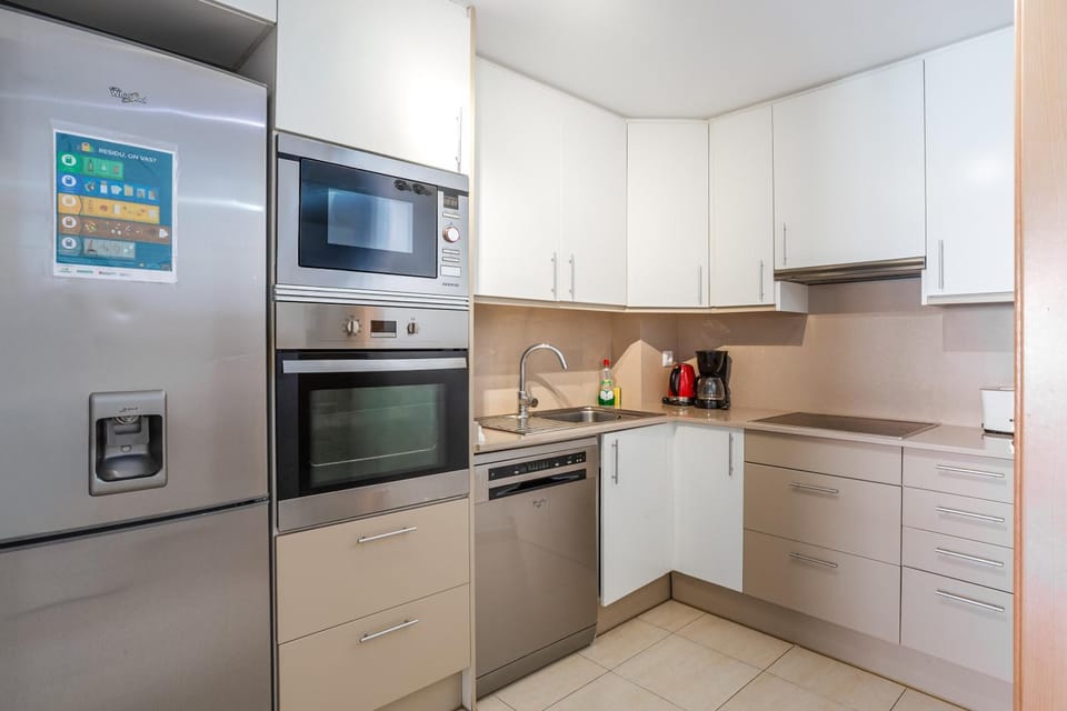 Kitchen or kitchenette, Living room
