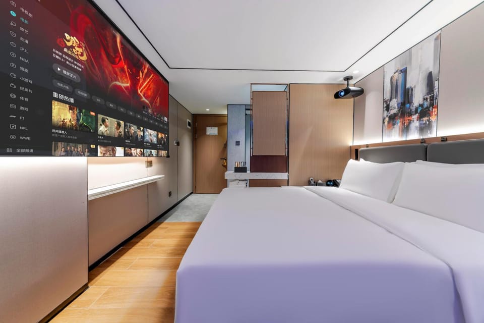 Bed, Photo of the whole room, Bedroom