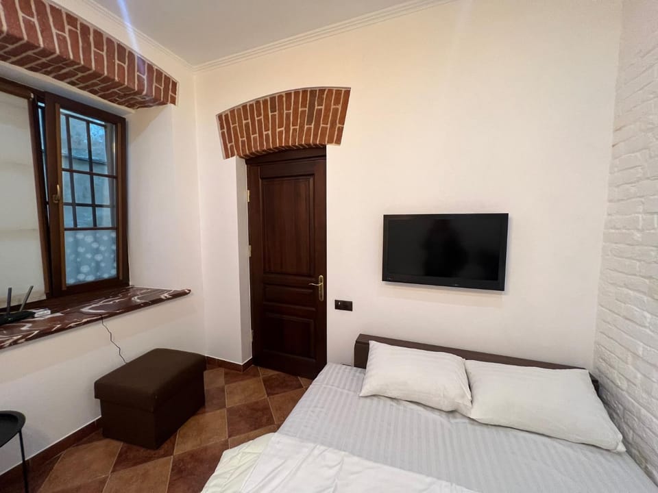 HOUSE of UKRAINE на площі Ринок з приватним БОМБОСХОВИЩЕМ Apartment in Lviv