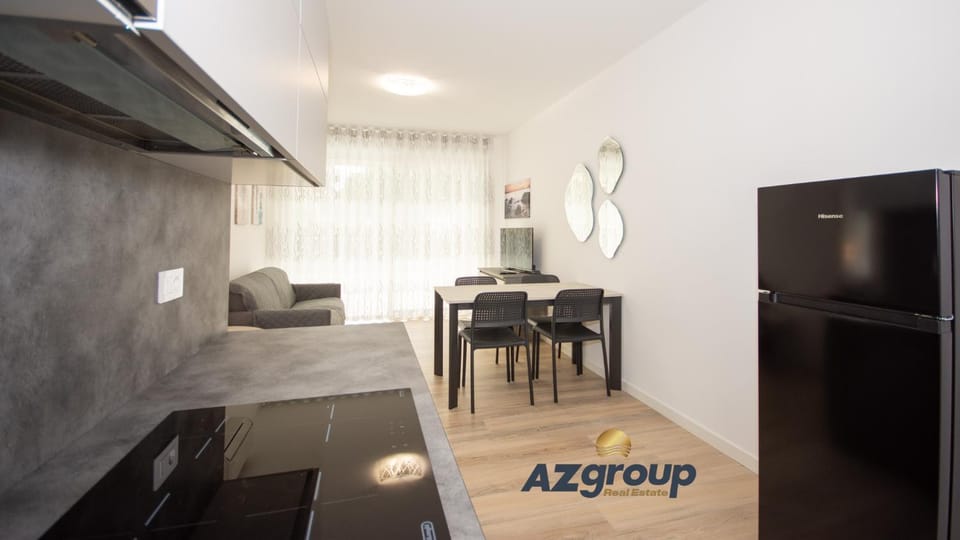 Kitchen or kitchenette, Seating area, Dining area