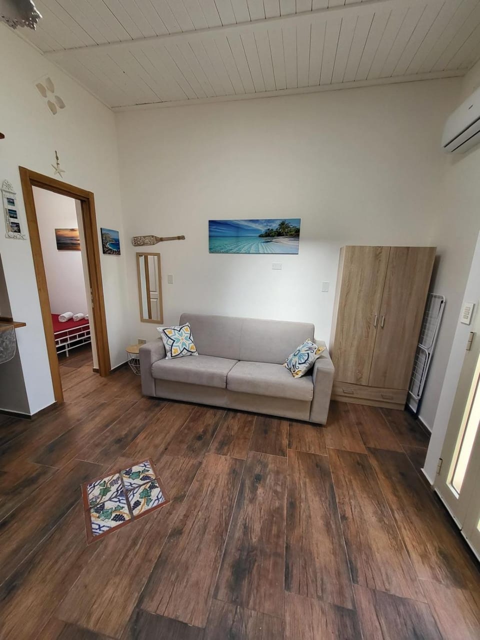Bed, Living room, internet, wardrobe, air conditioner