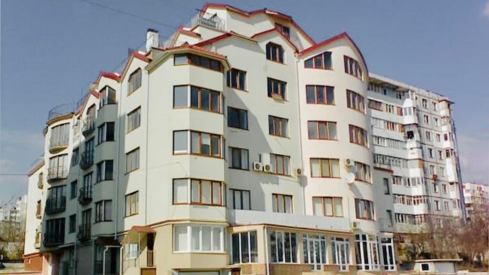 Property building, Facade/entrance