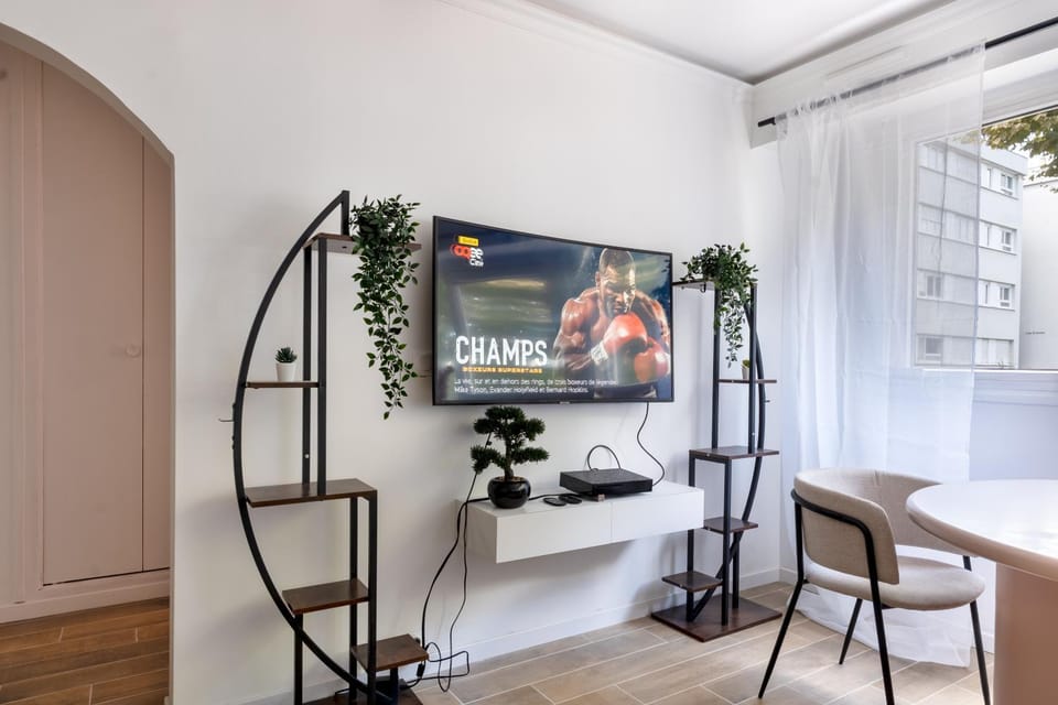 Magic Amour Love Room Apartment in Noisy-le-Grand