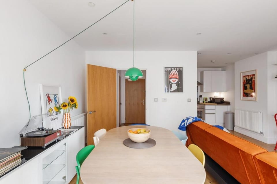 Luxury Apartment - 5 Mins to Canary Wharf & Excel Apartment in London