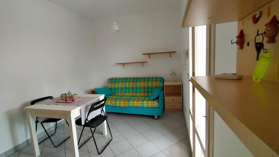 Appartamento Trilocale cod 472 CON GIARDINO Apartment in Marcelli