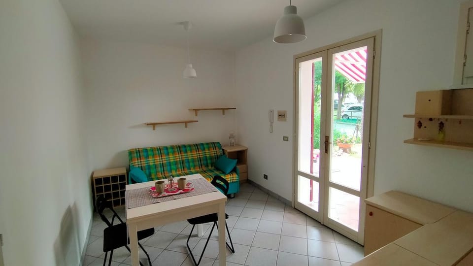 Appartamento Trilocale cod 472 CON GIARDINO Apartment in Marcelli