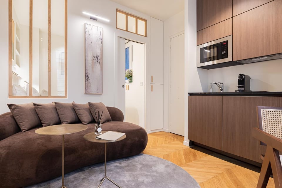 Kitchen or kitchenette, Living room