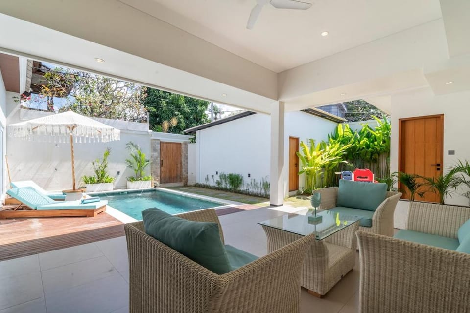 Villa Family 3 Bedrooms Villa in Denpasar