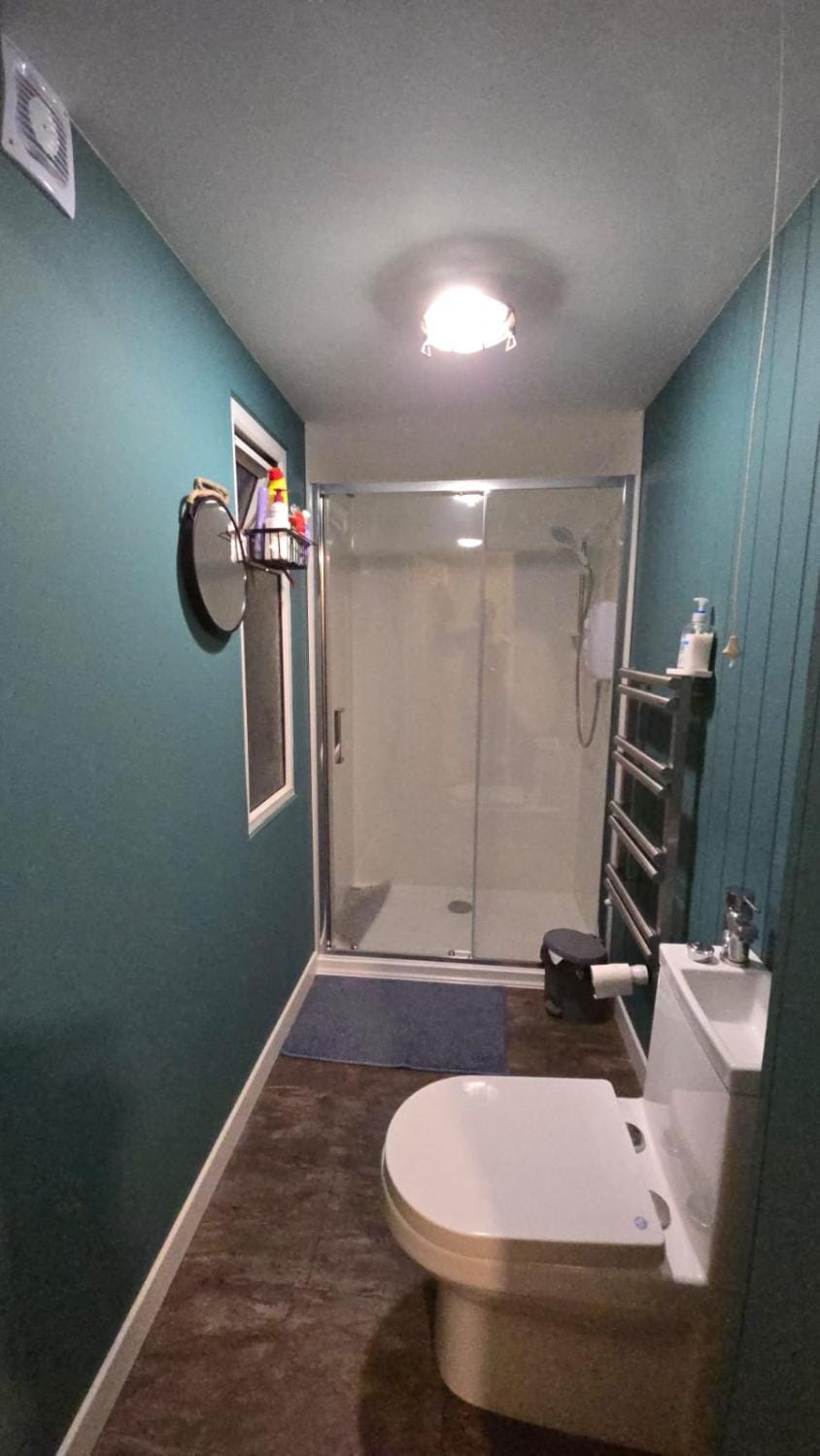 Shower, Toilet, Bathroom, Public Bath