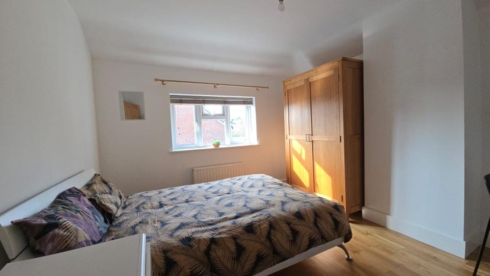 Bed, Bedroom, wardrobe