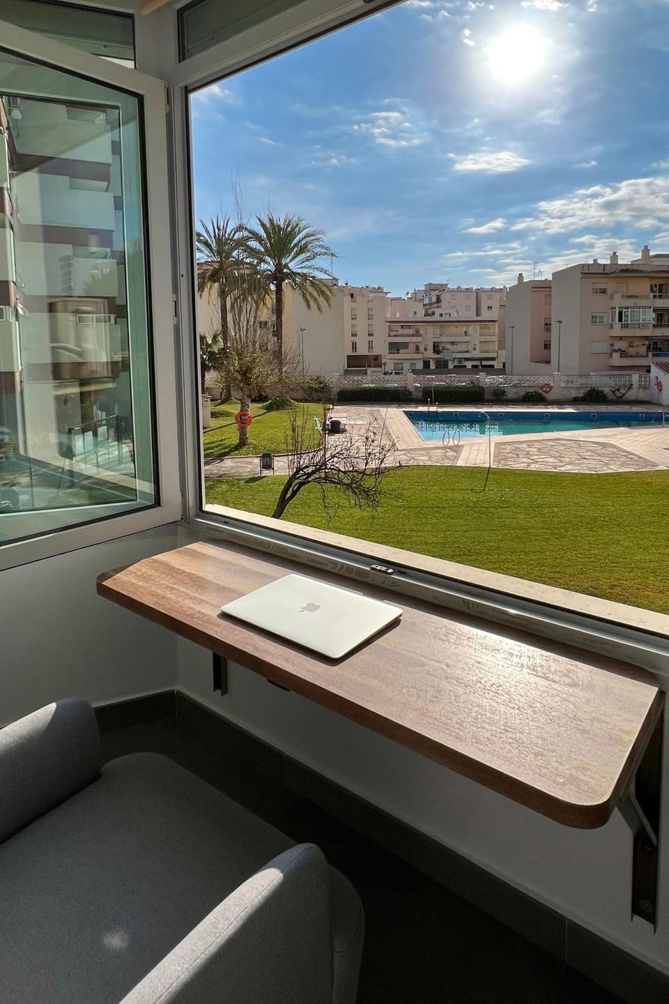 Dining area, Swimming pool