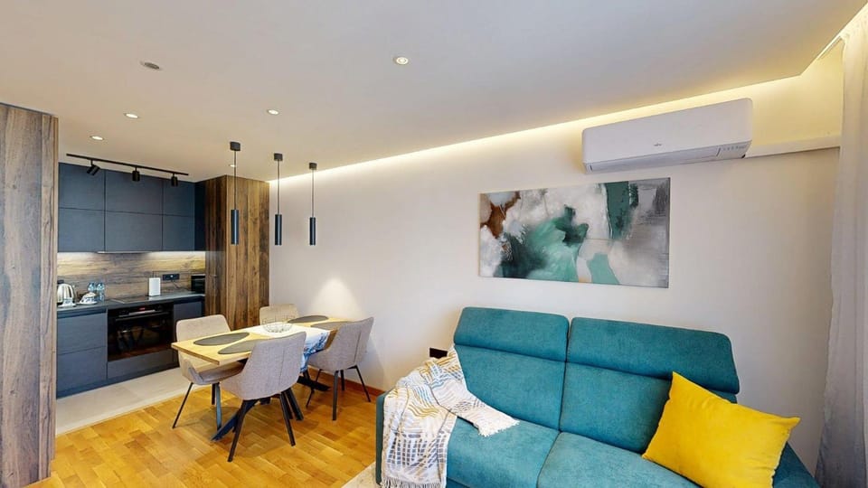 Communal lounge/ TV room, TV and multimedia, Coffee/tea facilities, Kitchen or kitchenette, Living room, Seating area, Area and facilities, internet, internet