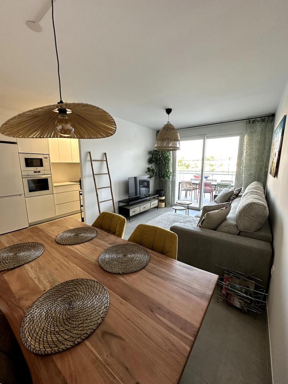 Living room, Dining area