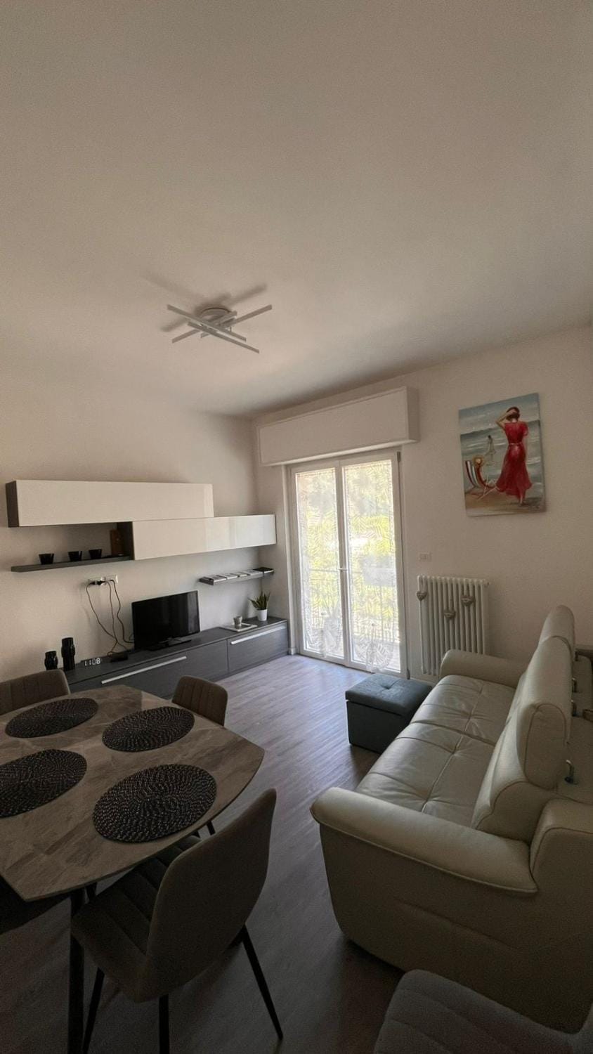 Communal lounge/ TV room, TV and multimedia, Living room, Dining area, Evening entertainment