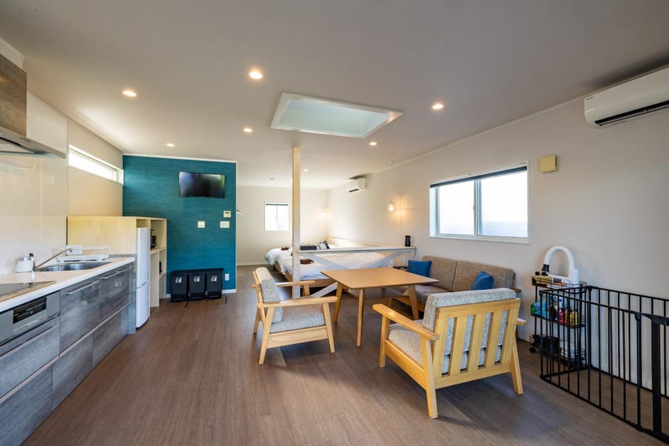 Kitchen or kitchenette, Living room, Dining area, pet friendly