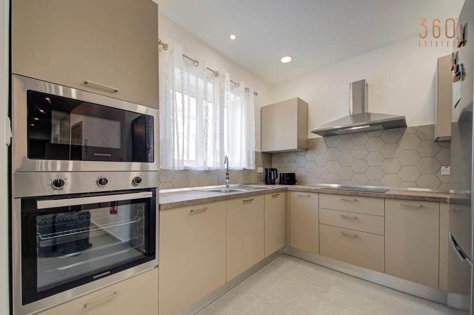 Kitchen or kitchenette, dishwasher, minibar, oven, pet friendly, stove
