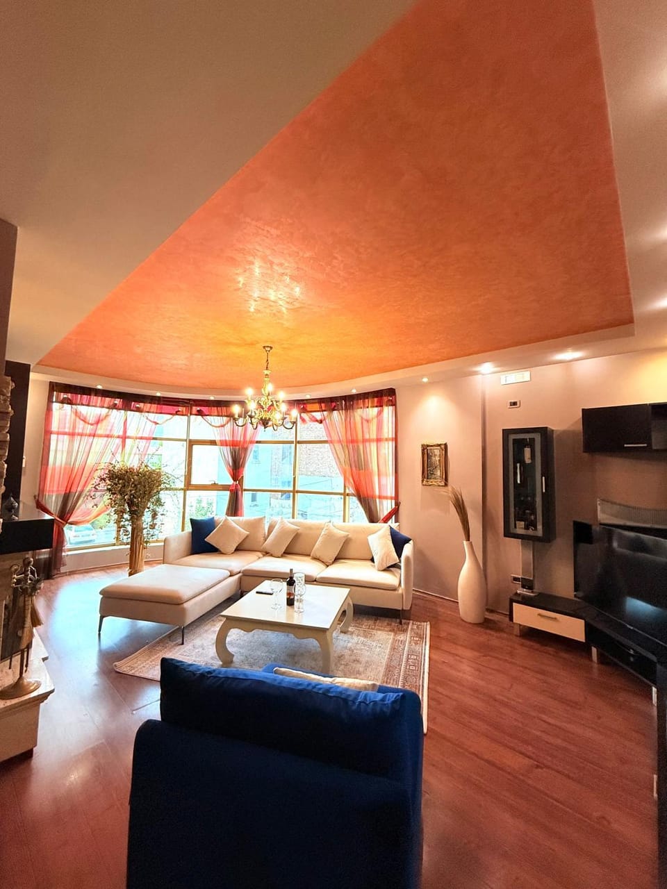 Luxury Free Parking Apartment - City Center Apartment in Tirana