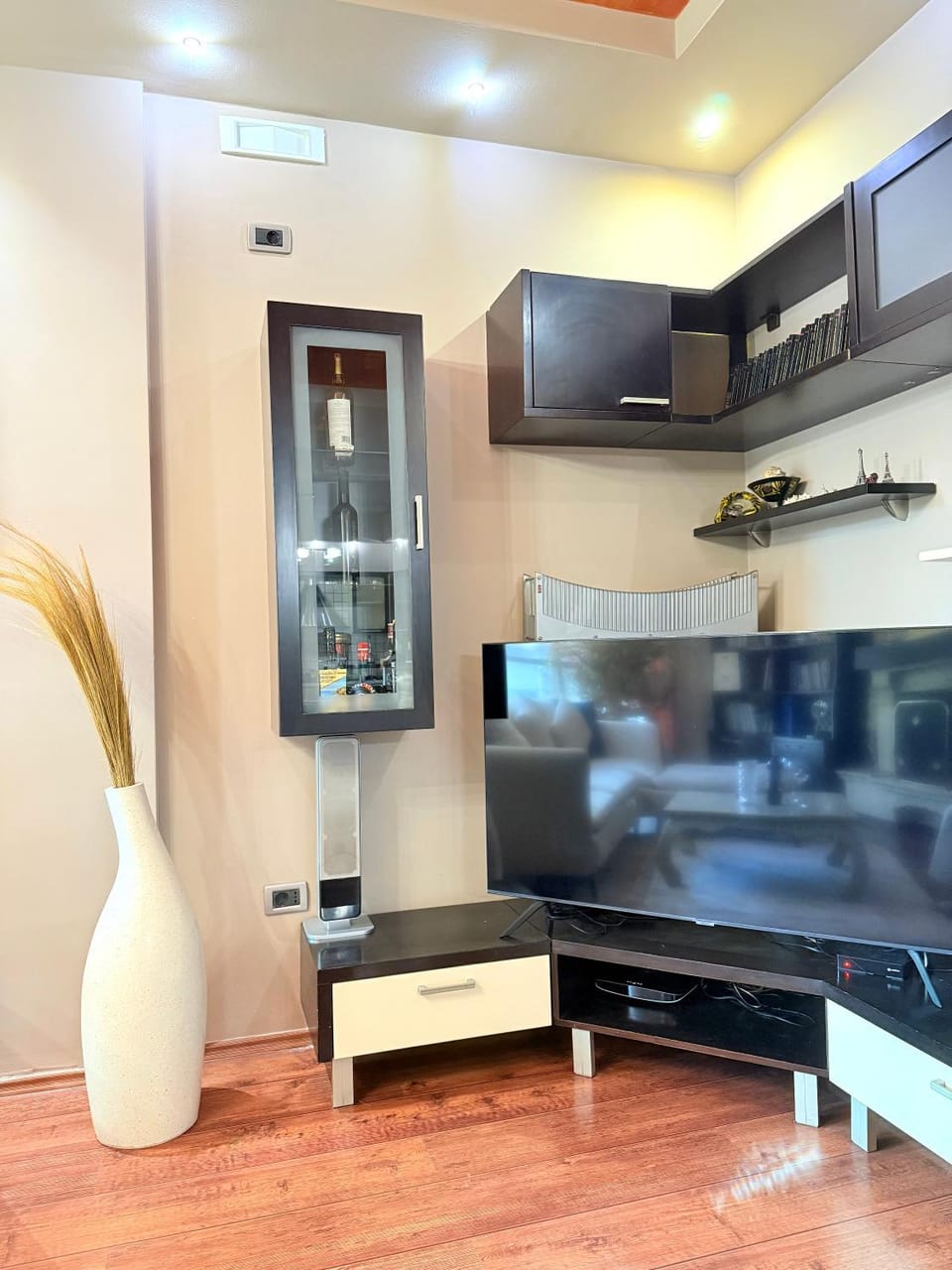 Luxury Free Parking Apartment - City Center Apartment in Tirana