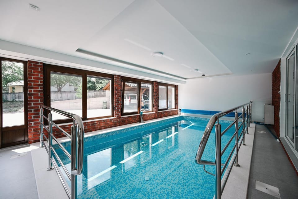 Swimming pool, Swimming pool