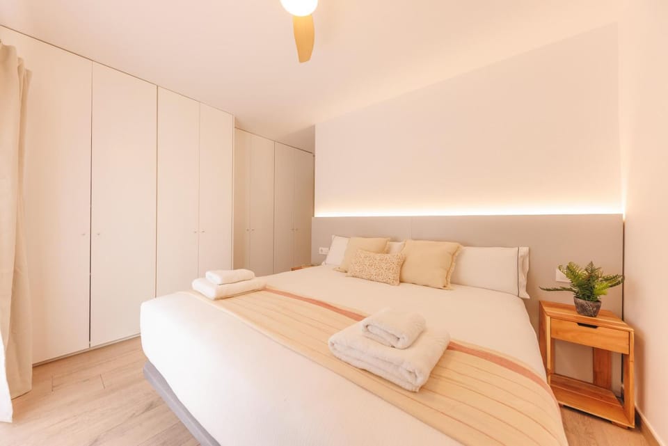 Bed, Bedroom, wardrobe