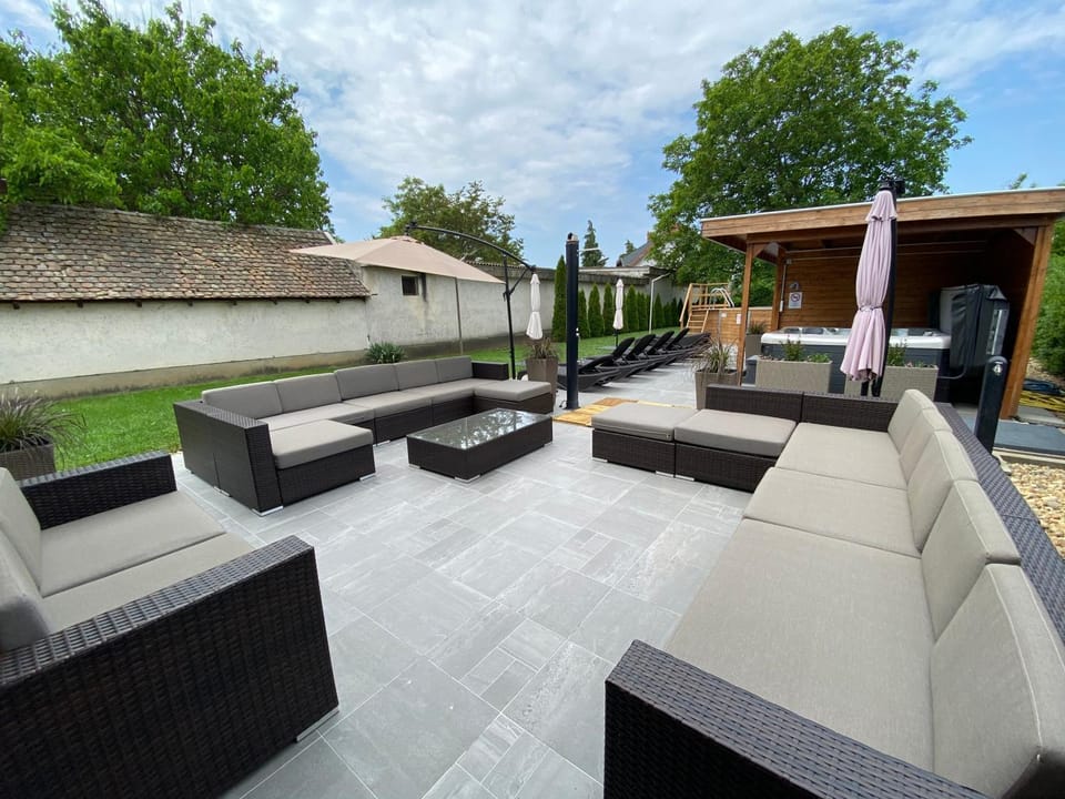 Riviéra Apartmanok Bed and Breakfast in Hungary