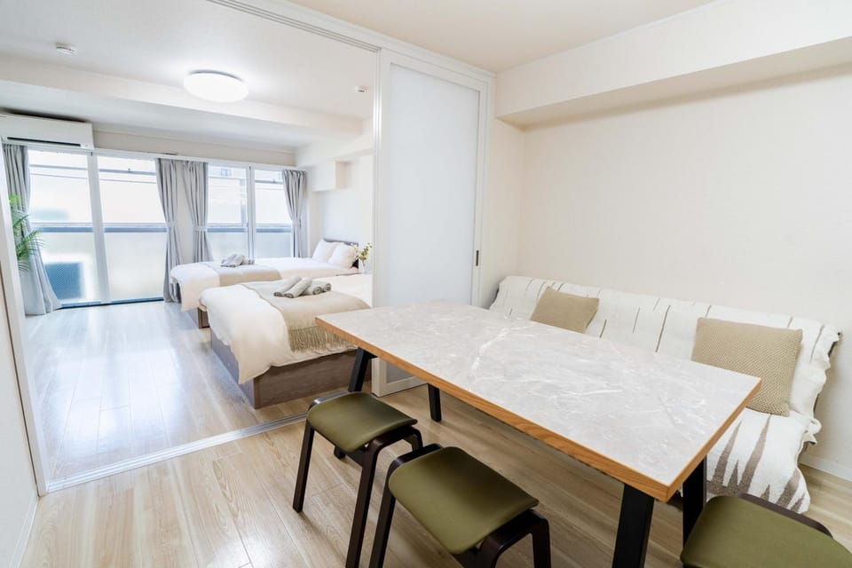 Bed, Living room, Photo of the whole room, Seating area, Dining area, Bedroom