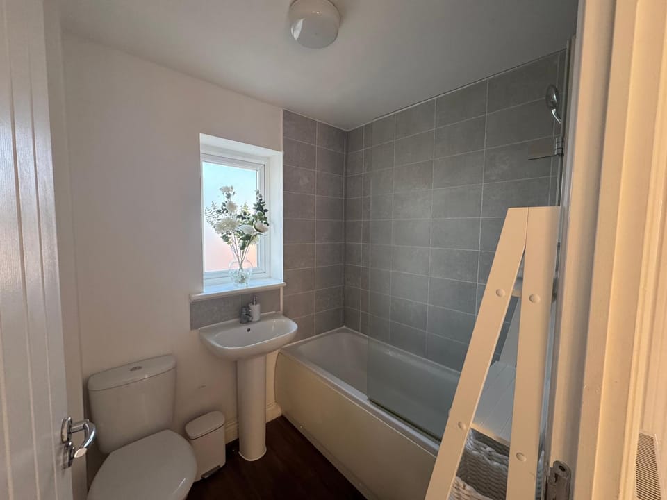 Contractors Nest House in Dartford