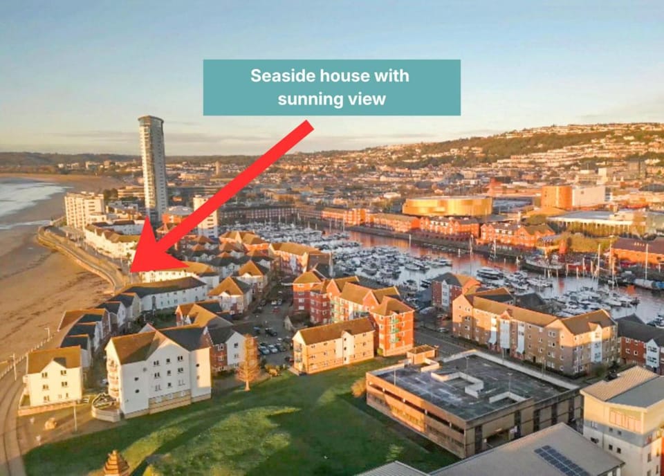 Stunning Swansea Marina beach house with sea views Apartment in Swansea
